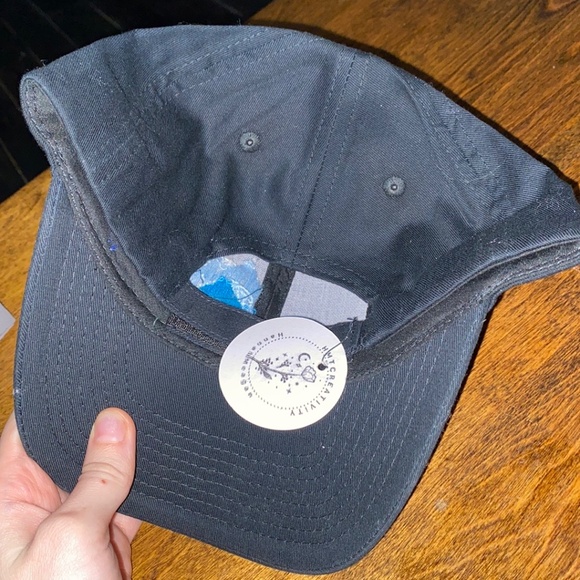 Ball Cap Hand Embroidered Mountain - Picture 2 of 2